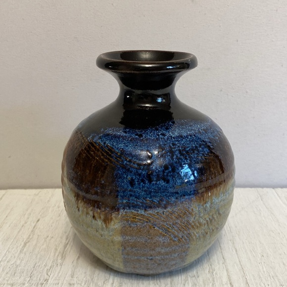 Handcrafted Studio Pottery Vase with Blue and Brown Glaze Artist Signed - Picture 4 of 9